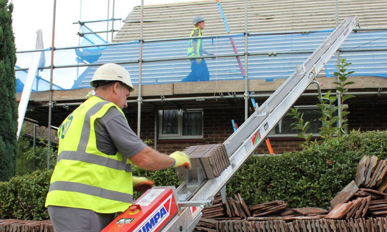 Why You Should Use a Bumpa Hoist When Working on Your House Roof The